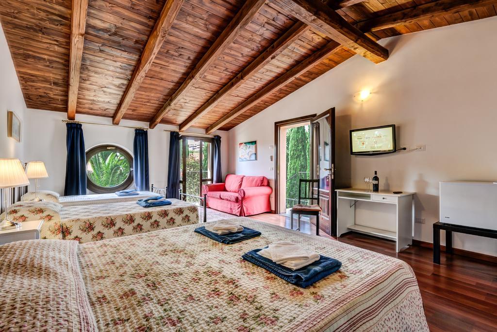 Relais Villaggio Azzurro ローマ 部屋 写真